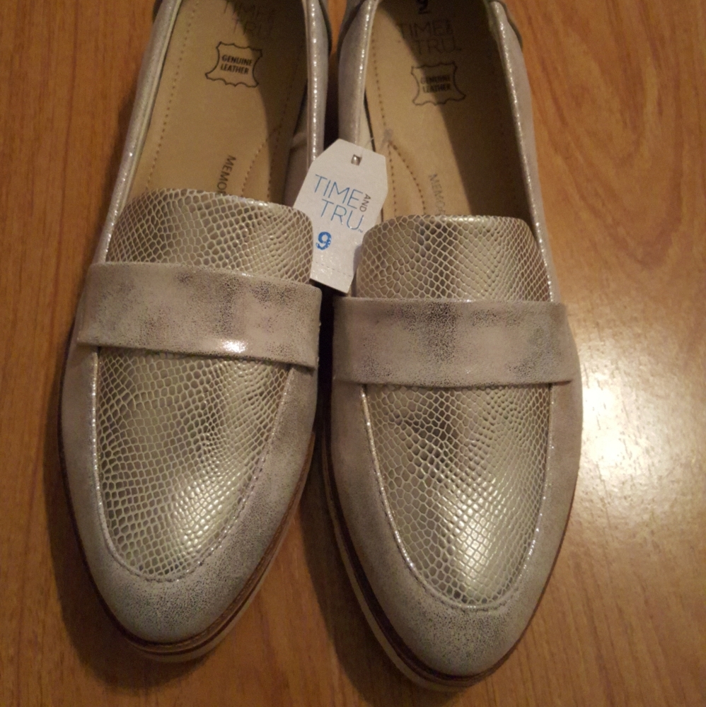 Time and Tru Ladies shoes size 9
